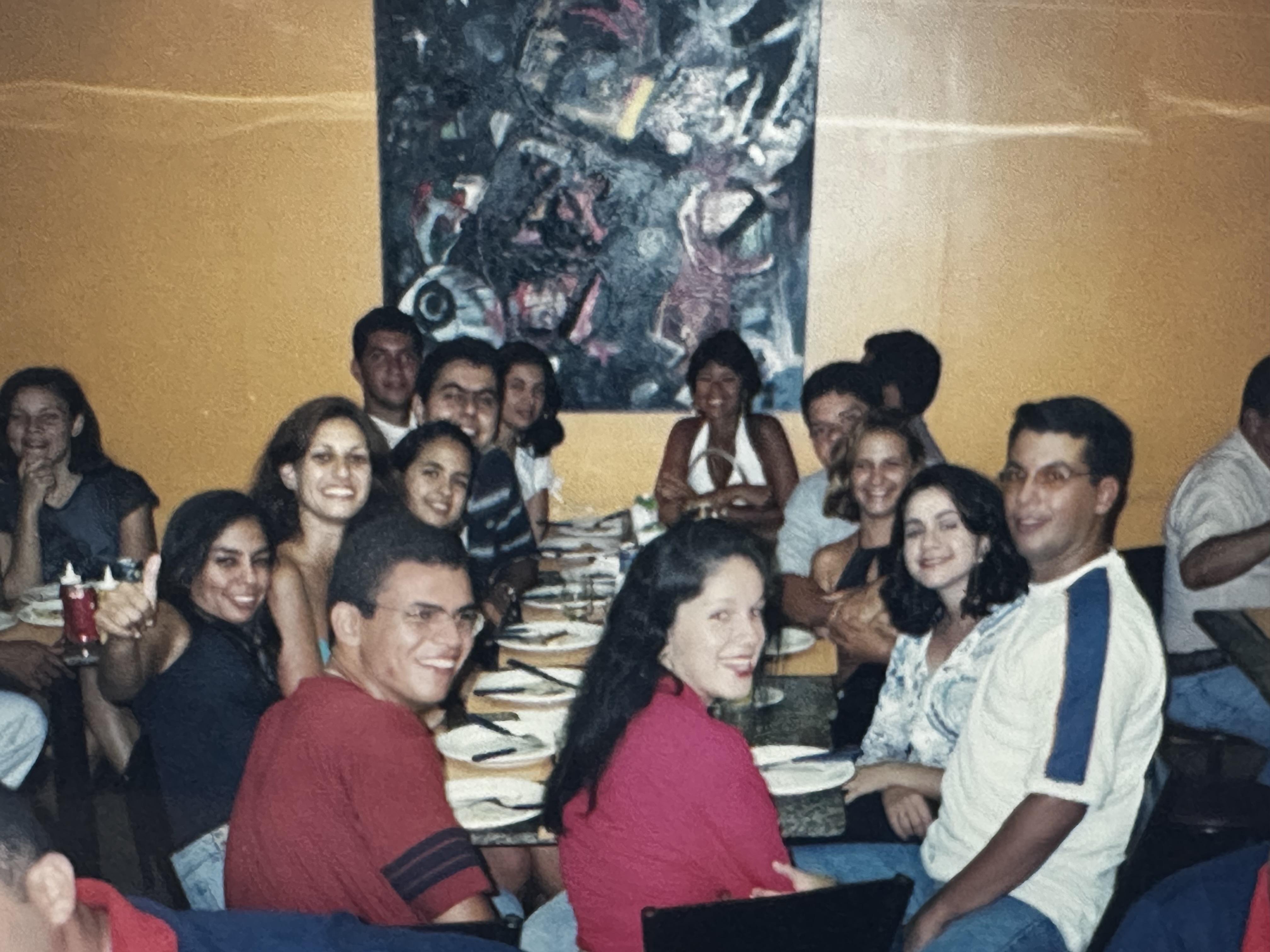 Galera na pizzaria